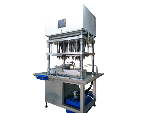 矿灯灯罩多轴伺服钻攻机