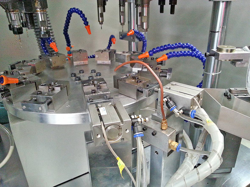 RG616多轴伺服钻攻机